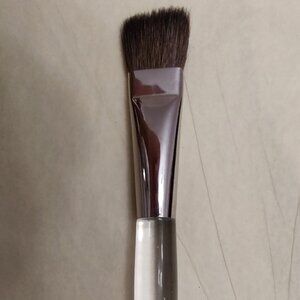 TRISH MCEVOY #10 ONE SWEEP COLOR SHADOW BRUSH NATURAL HAIR NEW IN PLASTIC